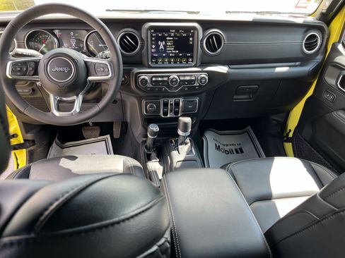 Used 2023 Jeep Wrangler Unlimited Sahara w/ Cold Weather Group AWD/4WD image 20