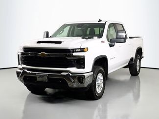 New 2026 Chevrolet Silverado 2500 LT video 3