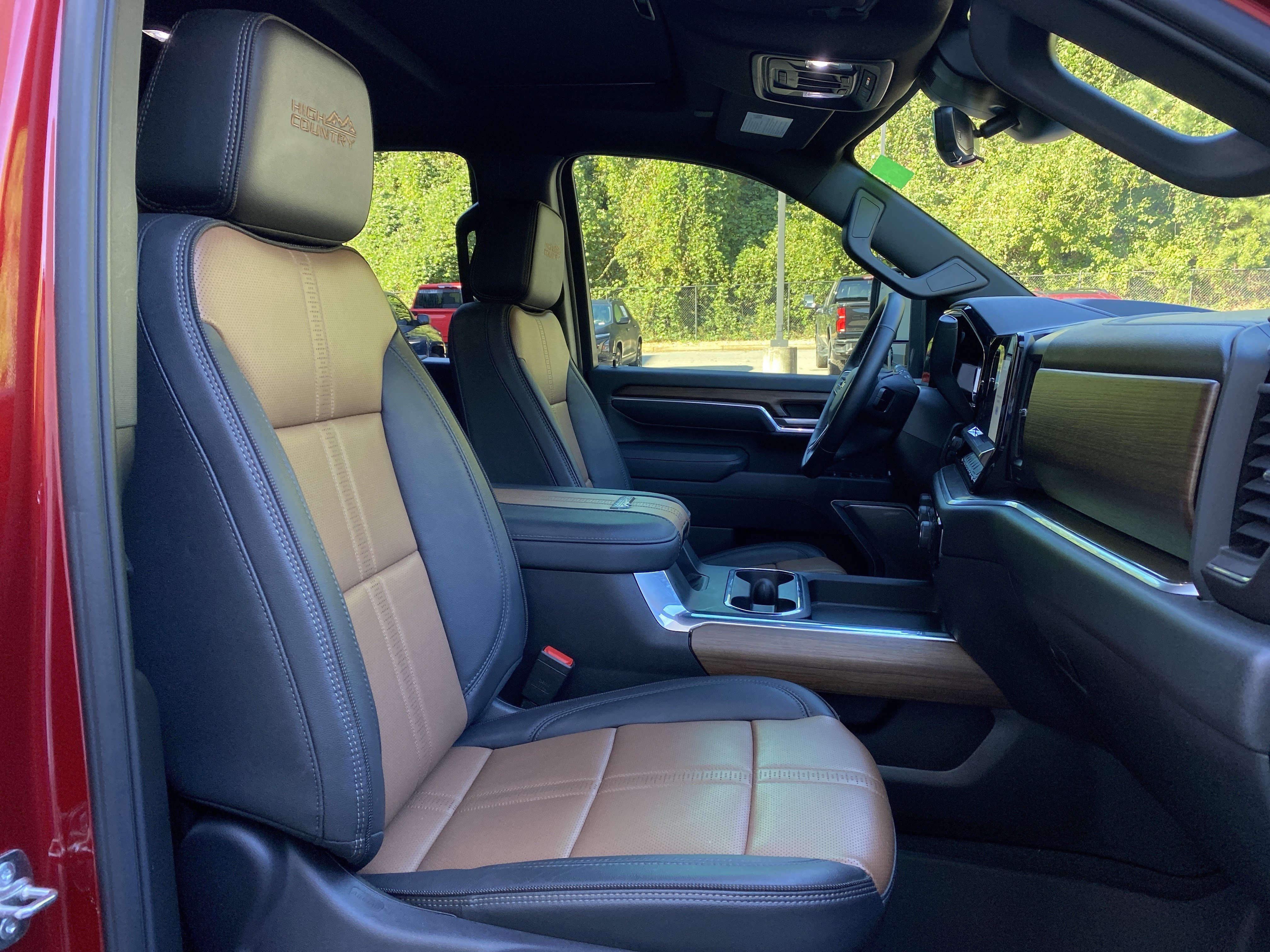 Used 2026 Chevrolet Silverado 2500 High Country w/ High Country Premium Package AWD/4WD image 40
