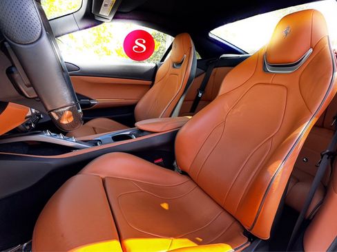 Used 2019 Ferrari Portofino RWD image 16