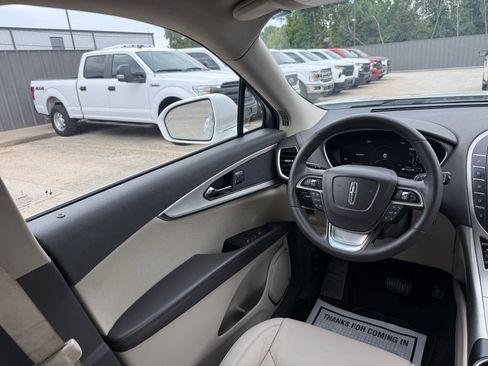 Used 2020 Lincoln Nautilus FWD w/ Equipment Group 101A image 19