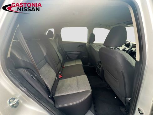 Used 2023 Nissan Rogue SV image 34