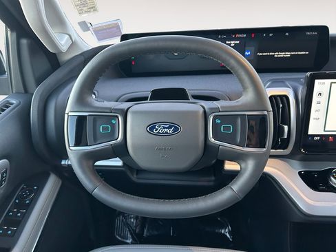 Used 2025 Ford Expedition Max Active AWD/4WD image 14