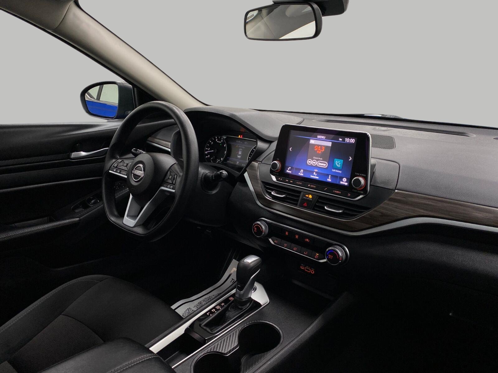 Certified 2025 Nissan Altima 2.5 SV FWD image 17