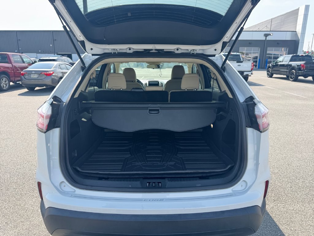 Used 2024 Ford Edge SE w/ Cargo Accessory Package AWD/4WD image 17