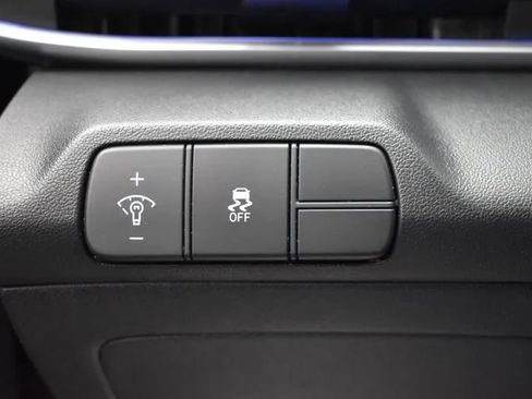 Used 2024 Hyundai Elantra SEL FWD image 21