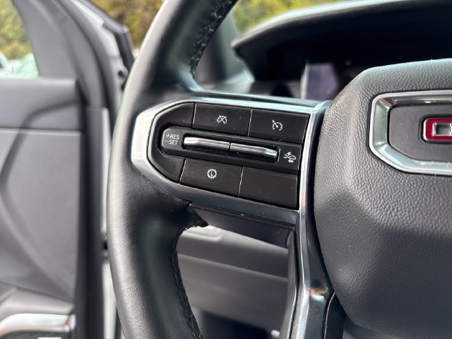 Used 2026 GMC Acadia Elevation w/ Elevation Premium Package FWD image 39