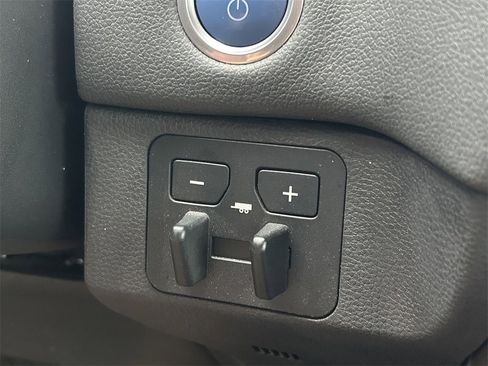 Used 2023 Toyota Tundra Limited image 38