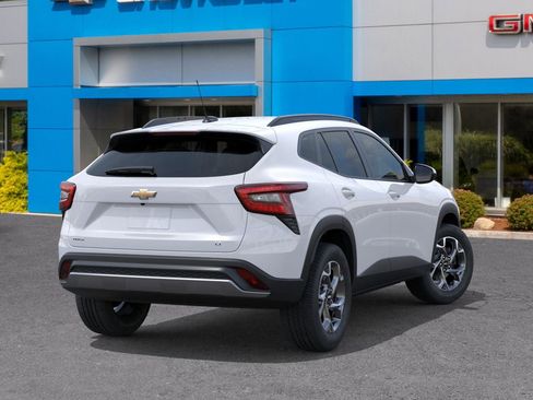 New 2026 Chevrolet Trax LT w/ LT Convenience Package FWD image 4