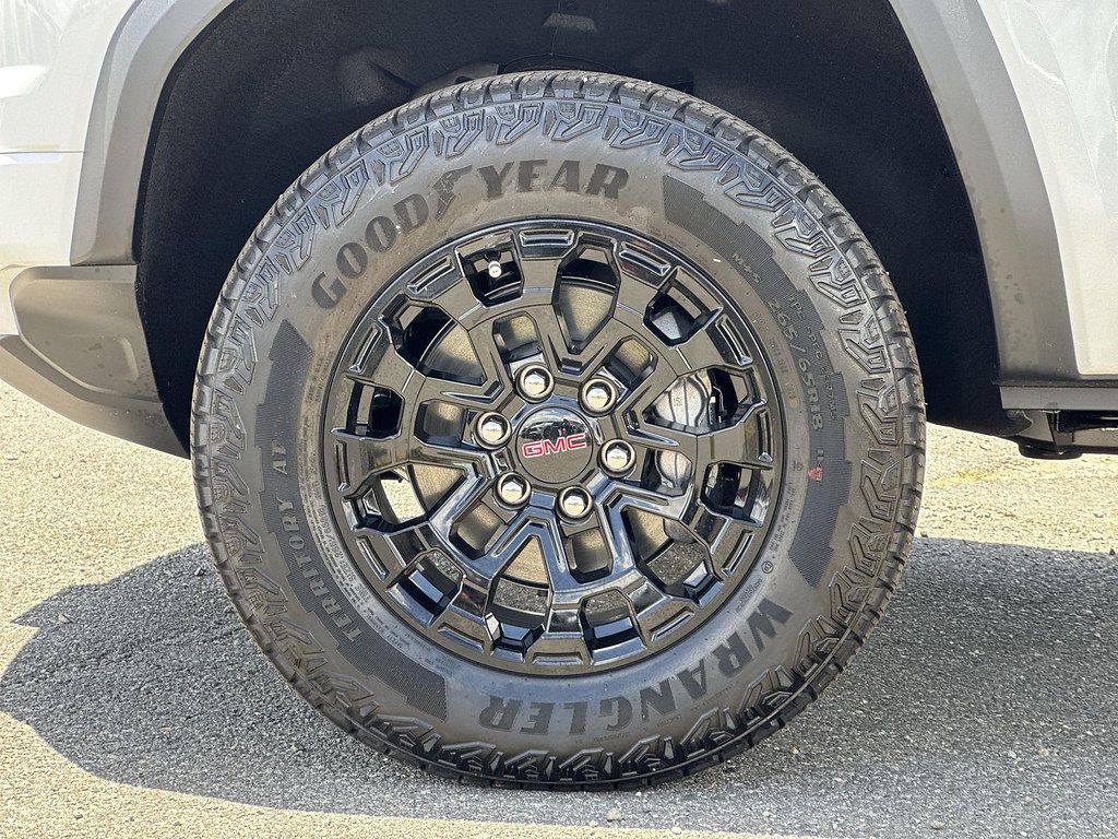 New 2026 GMC Canyon Elevation w/ Technology Package AWD/4WD image 29