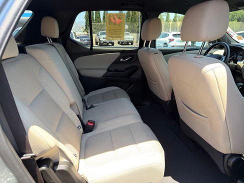 Used 2023 Chevrolet Traverse LS FWD image 12