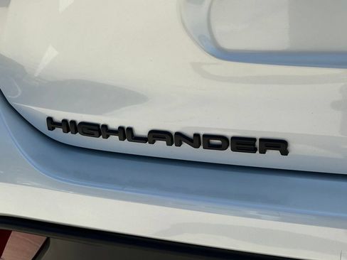 Used 2025 Toyota Highlander XSE AWD/4WD image 13