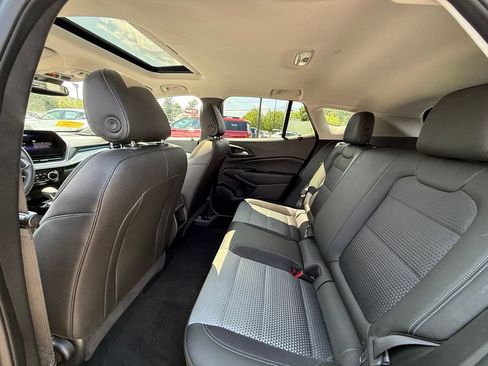 Used 2026 Chevrolet Trax LT w/ Sunroof Package FWD image 19