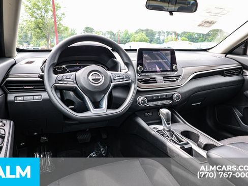Used 2025 Nissan Altima 2.5 SV FWD image 27