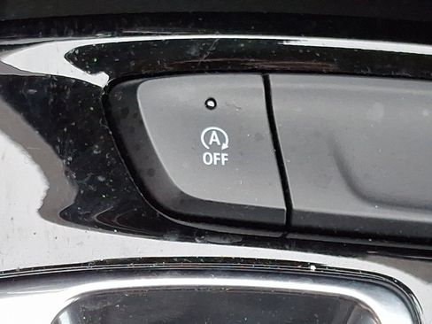 Used 2024 Chevrolet Trax LT w/ Driver Confidence Package FWD image 25