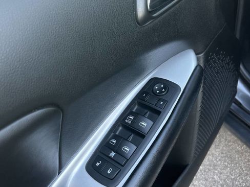 Used 2018 Dodge Journey SE image 11