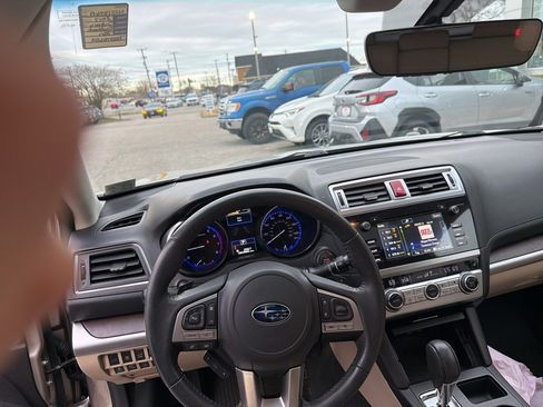 Used 2017 Subaru Outback 2.5i Limited image 13