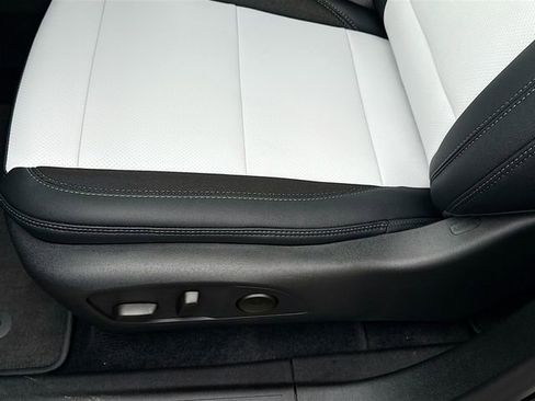 New 2026 Chevrolet Equinox EV LT image 20