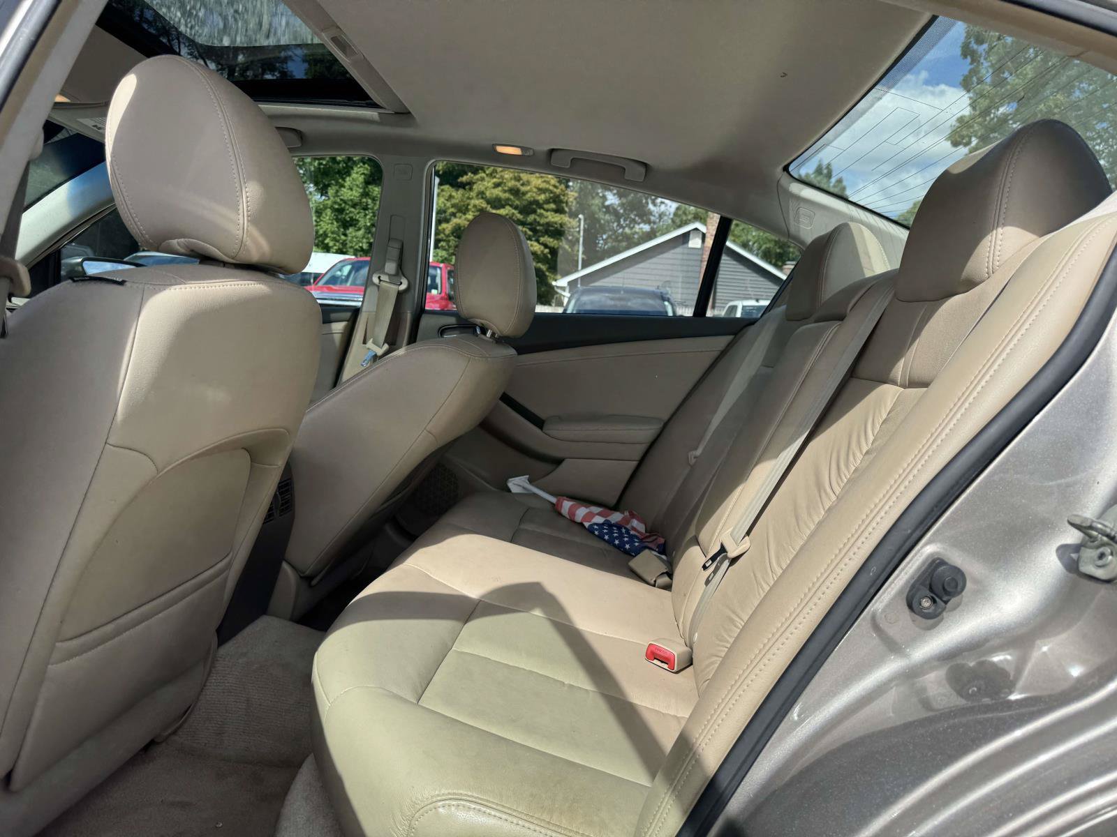 Used 2011 Nissan Altima 2.5 SL w/ 2.5SL Pkg FWD image 9