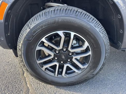 Used 2024 Ford Ranger Lariat w/ FX4 Off-Road Package image 12