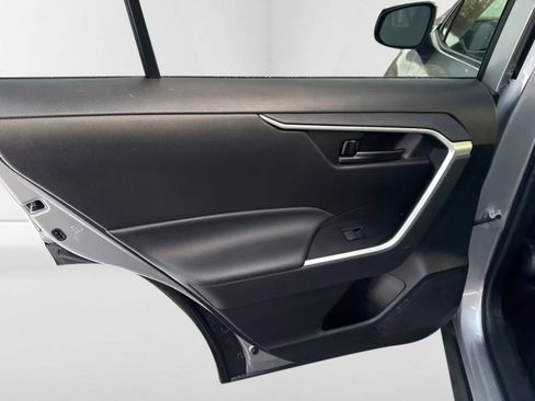 Used 2022 Toyota RAV4 LE image 27