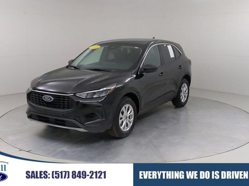 Certified 2023 Ford Escape Active w/ Tech Pack #1 AWD/4WD image 1