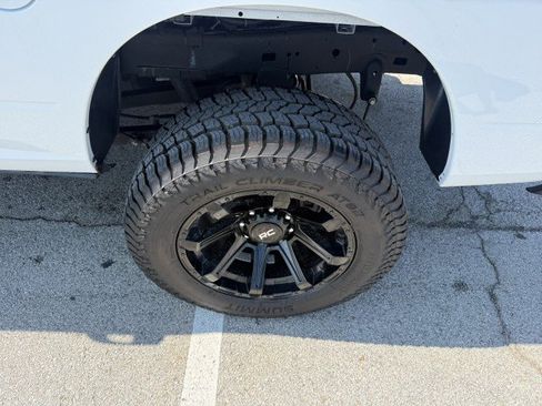 Used 2022 RAM 2500 Big Horn AWD/4WD image 23