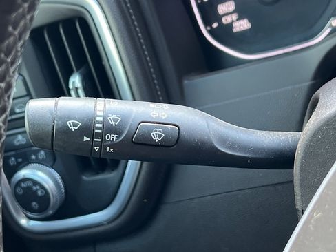 Used 2020 GMC Sierra 1500 SLE w/ SLE Value Package image 34