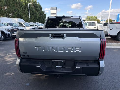 Used 2026 Toyota Tundra Limited AWD/4WD image 9