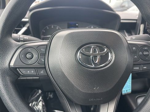 Used 2025 Toyota Corolla LE FWD image 15