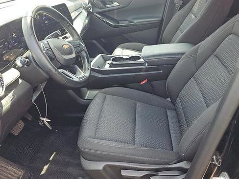 Used 2025 Chevrolet Equinox LT AWD/4WD image 4