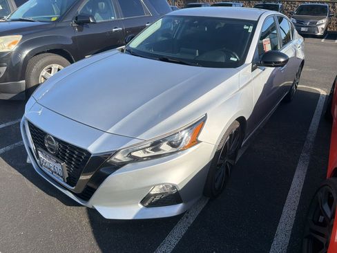 Used 2022 Nissan Altima 2.5 SR image 3