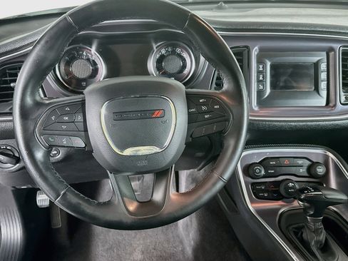 Used 2017 Dodge Challenger SXT RWD image 17