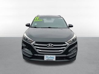 Used 2017 Hyundai Tucson SE video 2