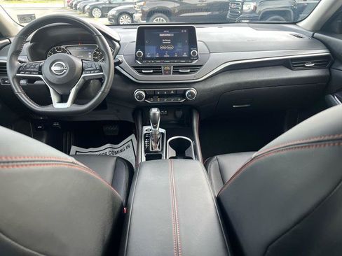 Used 2024 Nissan Altima 2.5 SR FWD image 9