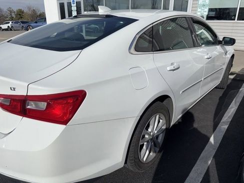 Used 2017 Chevrolet Malibu LT image 7