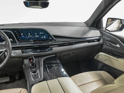 Used 2024 Cadillac Escalade Sport w/ LPO, ONYX Package image 31