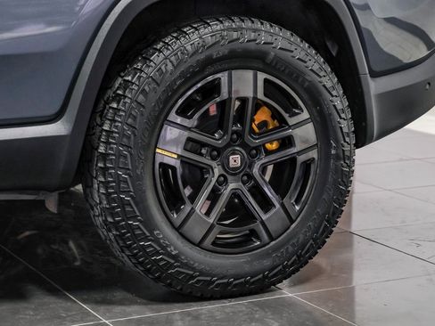 Used 2023 Rivian R1S Adventure image 59