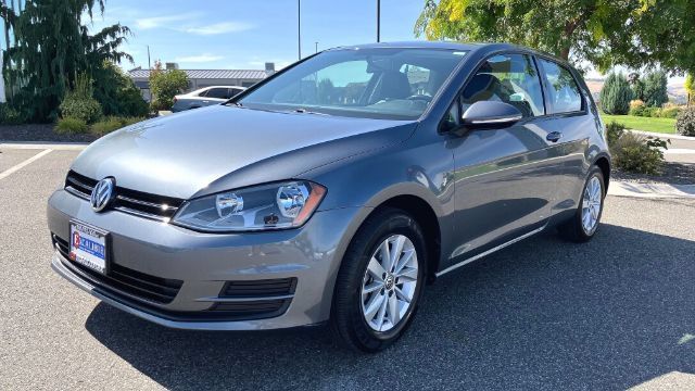 Used 2015 Volkswagen Golf S FWD image 9