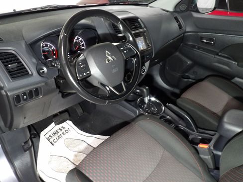 Used 2017 Mitsubishi Outlander Sport SE image 9