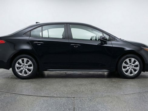 Used 2025 Toyota Corolla LE FWD image 11