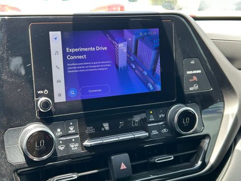 Used 2023 Toyota Highlander LE FWD image 32