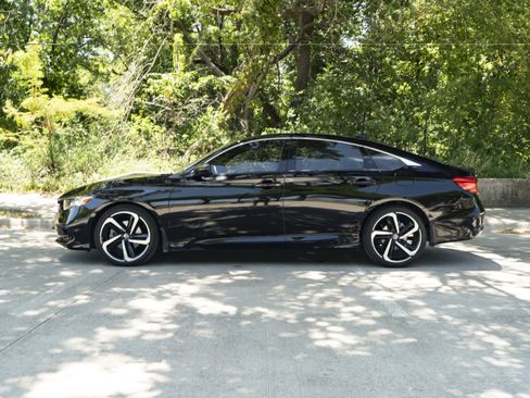 Certified 2022 Honda Accord Sport image 6