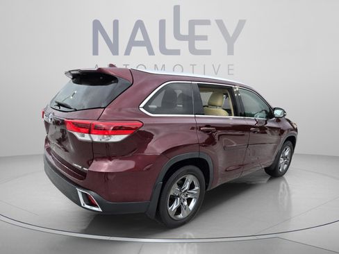 Used 2017 Toyota Highlander Limited Platinum AWD/4WD image 5