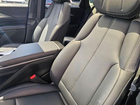 Used 2024 Cadillac Lyriq Tech RWD image 26