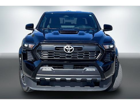 Used 2024 Toyota Tacoma TRD Sport w/ TRD Sport Upgrade Package AWD/4WD image 2