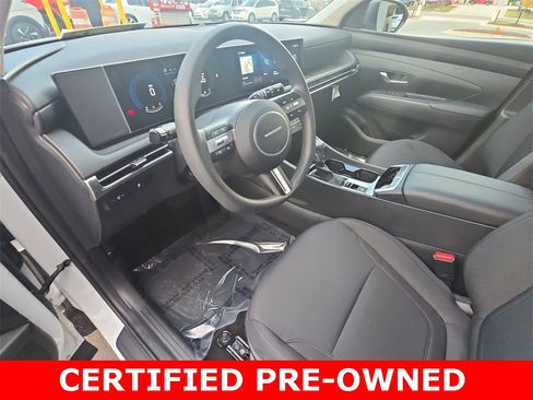 Used 2025 Hyundai Tucson SE image 16
