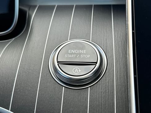 New 2025 Mercedes-Benz C 300 Sedan image 21