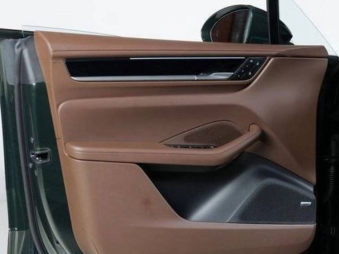 New 2026 Porsche Macan 4 Electric image 28