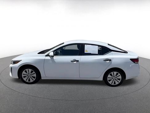 Used 2025 Nissan Sentra S FWD image 9
